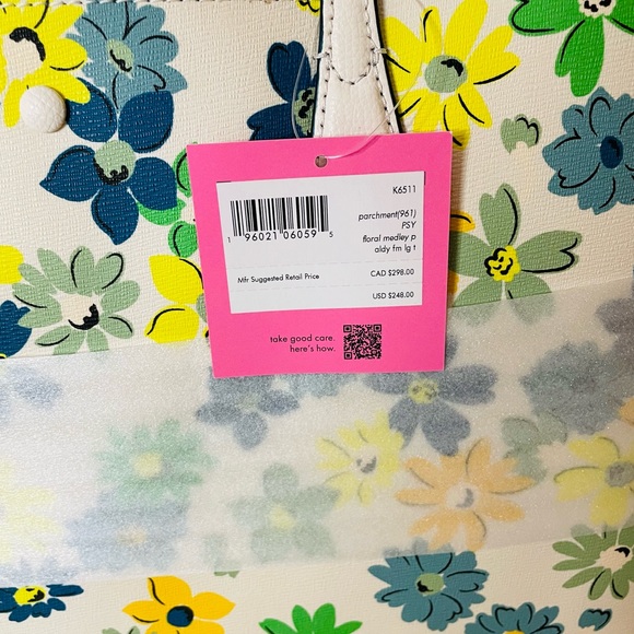 NWT Kate Spade All day Floral Medley Latge Tote with wristlet and dust bag - Picture 11 of 13